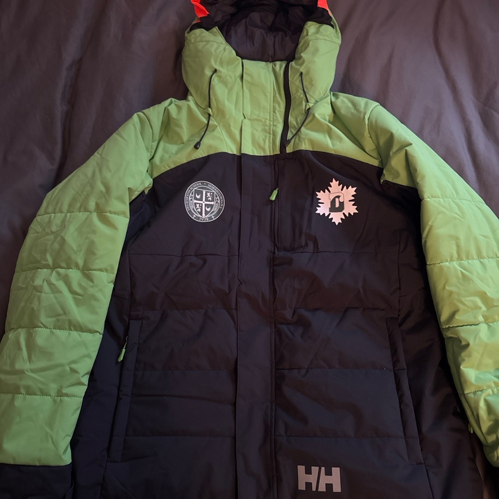 Helly Hansen Delbarton Skiing Green and Black Jacket